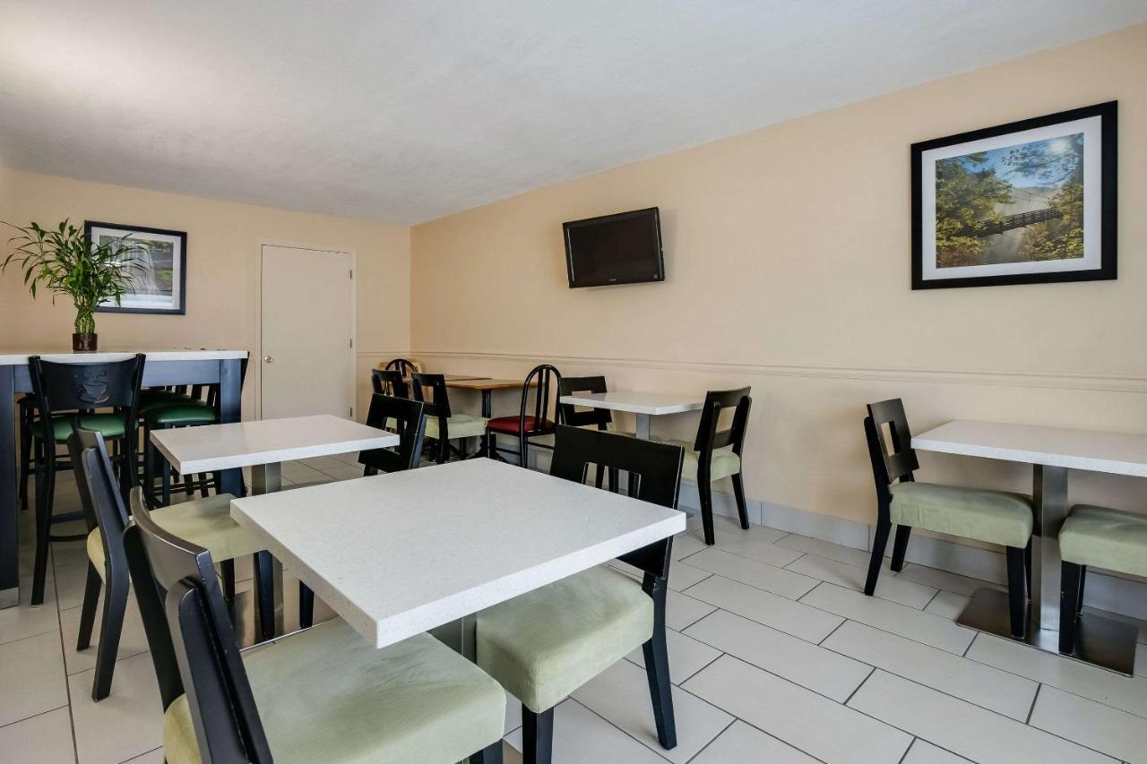 Quality Inn & Suites Mt Chalet Clayton Eksteriør billede