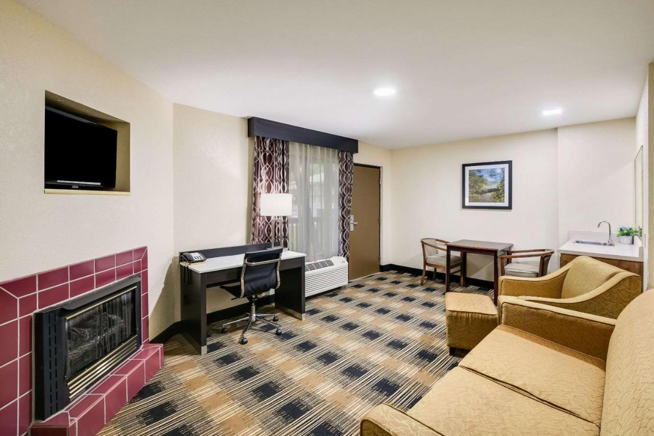 Quality Inn & Suites Mt Chalet Clayton Eksteriør billede