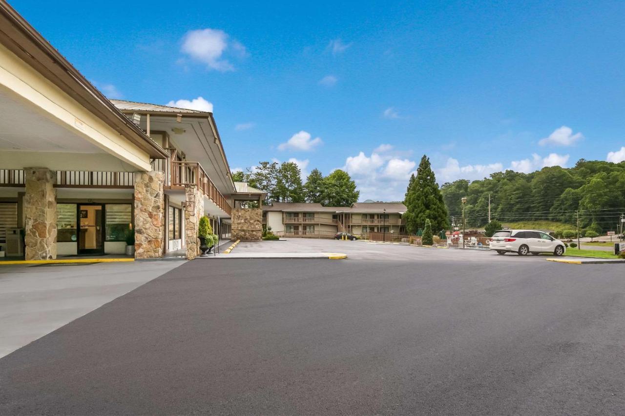 Quality Inn & Suites Mt Chalet Clayton Eksteriør billede